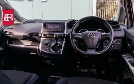 Toyota Wish II, 2010 год, 1 599 000 рублей, 8 фотография