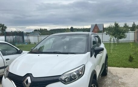 Renault Kaptur I рестайлинг, 2017 год, 1 100 000 рублей, 2 фотография