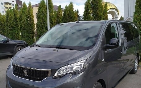 Peugeot Traveller I, 2021 год, 3 650 000 рублей, 2 фотография