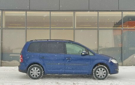 Volkswagen Touran III, 2008 год, 599 000 рублей, 3 фотография