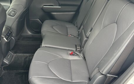 Toyota Highlander, 2026 год, 5 500 000 рублей, 17 фотография