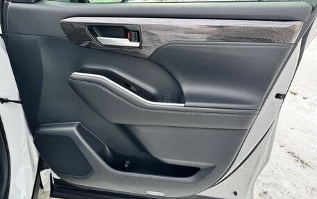 Toyota Highlander, 2026 год, 5 500 000 рублей, 24 фотография