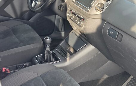 Volkswagen Tiguan I, 2011 год, 800 000 рублей, 24 фотография