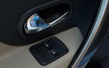 Renault Logan II, 2015 год, 525 000 рублей, 22 фотография