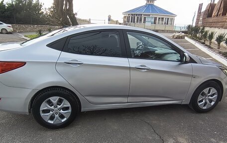 Hyundai Solaris II рестайлинг, 2015 год, 585 000 рублей, 4 фотография