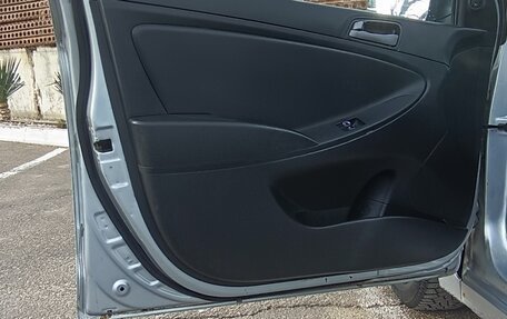 Hyundai Solaris II рестайлинг, 2015 год, 585 000 рублей, 16 фотография