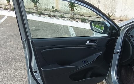 Hyundai Solaris II рестайлинг, 2015 год, 585 000 рублей, 17 фотография