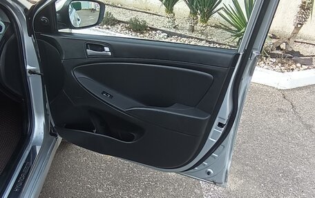 Hyundai Solaris II рестайлинг, 2015 год, 585 000 рублей, 33 фотография