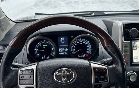 Toyota Land Cruiser Prado 150 рестайлинг 2, 2012 год, 3 100 000 рублей, 23 фотография