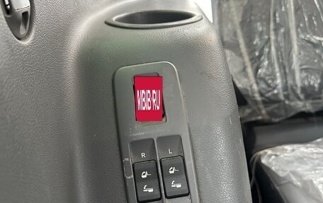 Toyota Land Cruiser Prado 150 рестайлинг 2, 2012 год, 3 100 000 рублей, 37 фотография