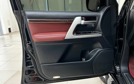 Toyota Land Cruiser 200, 2016 год, 6 300 000 рублей, 26 фотография