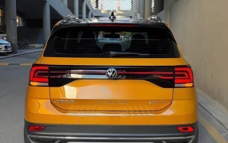 Volkswagen T-Cross I, 2022 год, 1 800 000 рублей, 5 фотография