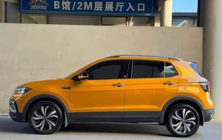 Volkswagen T-Cross I, 2022 год, 1 800 000 рублей, 4 фотография