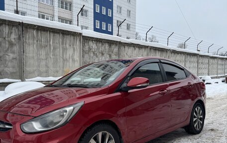 Hyundai Solaris II рестайлинг, 2013 год, 700 000 рублей, 1 фотография