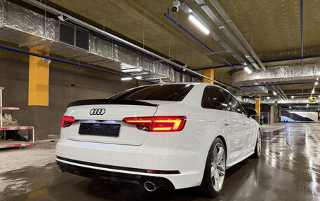 Audi A4, 2018 год, 3 100 000 рублей, 10 фотография