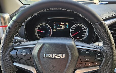 Isuzu D-Max, 2021 год, 3 600 000 рублей, 9 фотография