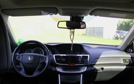 Honda Accord IX рестайлинг, 2013 год, 1 850 000 рублей, 17 фотография