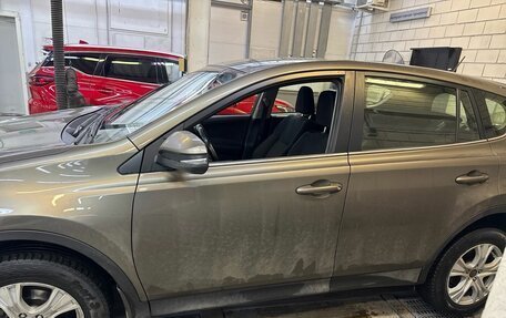 Toyota RAV4, 2015 год, 2 340 000 рублей, 4 фотография