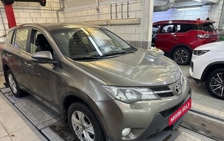 Toyota RAV4, 2015 год, 2 340 000 рублей, 5 фотография