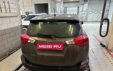 Toyota RAV4, 2015 год, 2 340 000 рублей, 8 фотография