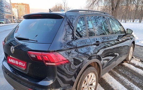 Volkswagen Tiguan II, 2019 год, 2 100 000 рублей, 3 фотография