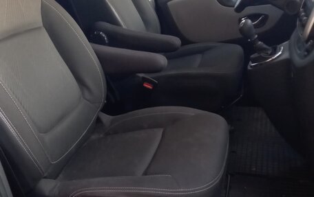 Nissan NV300, 2018 год, 2 490 000 рублей, 26 фотография