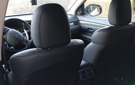 Mitsubishi Outlander III рестайлинг 3, 2019 год, 2 740 000 рублей, 8 фотография