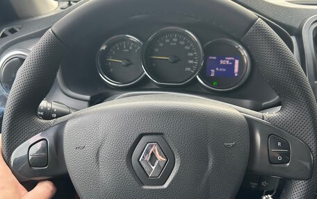 Renault Logan II, 2018 год, 850 000 рублей, 8 фотография