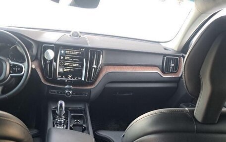 Volvo XC60 II, 2018 год, 4 500 000 рублей, 6 фотография