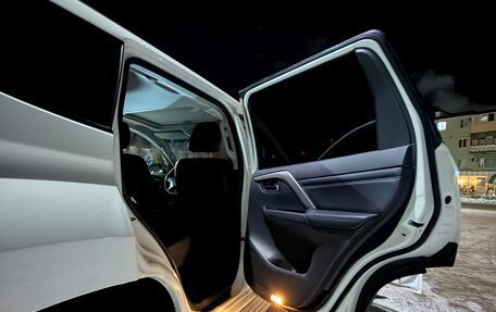 Mitsubishi Montero Sport, 2022 год, 3 800 000 рублей, 7 фотография