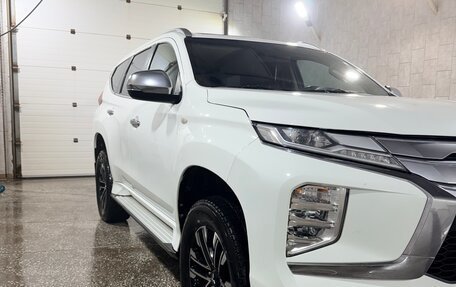 Mitsubishi Montero Sport, 2022 год, 3 800 000 рублей, 2 фотография