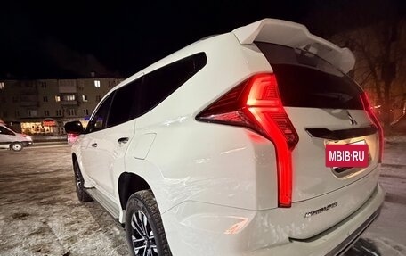 Mitsubishi Montero Sport, 2022 год, 3 800 000 рублей, 10 фотография