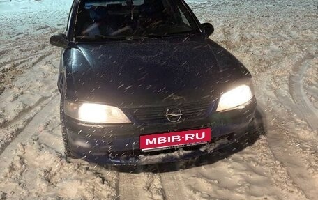 Opel Vectra B рестайлинг, 1998 год, 220 000 рублей, 1 фотография