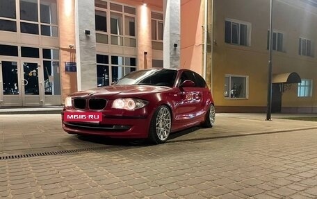 BMW 1 серия, 2008 год, 800 000 рублей, 3 фотография