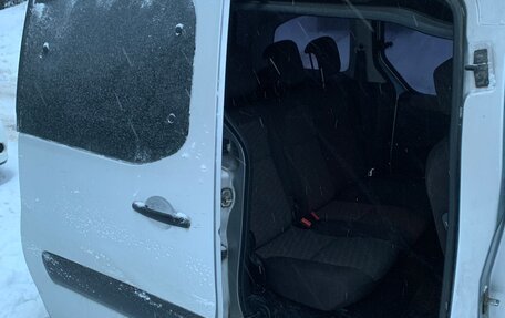 Peugeot Partner II рестайлинг 2, 2012 год, 690 000 рублей, 9 фотография