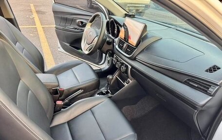 Toyota Yaris XP150 рестайлинг, 2022 год, 1 350 000 рублей, 10 фотография