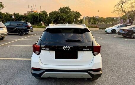 Toyota Yaris XP150 рестайлинг, 2022 год, 1 350 000 рублей, 5 фотография