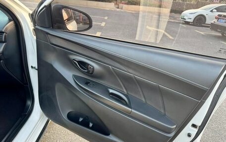 Toyota Yaris XP150 рестайлинг, 2022 год, 1 350 000 рублей, 14 фотография