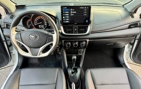 Toyota Yaris XP150 рестайлинг, 2022 год, 1 350 000 рублей, 11 фотография