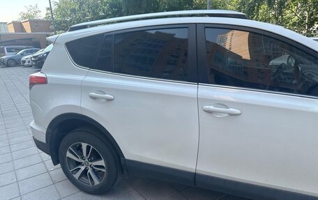 Toyota RAV4, 2017 год, 1 750 000 рублей, 6 фотография