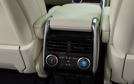 Land Rover Range Rover IV рестайлинг, 2025 год, 24 390 000 рублей, 30 фотография