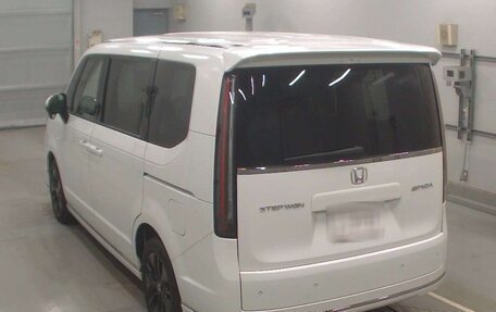 Honda Stepwgn, 2022 год, 2 590 000 рублей, 4 фотография