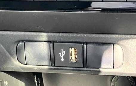 Toyota Yaris, 2022 год, 1 150 007 рублей, 26 фотография