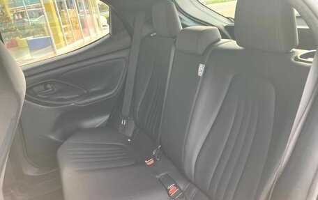 Toyota Yaris, 2022 год, 1 150 007 рублей, 29 фотография