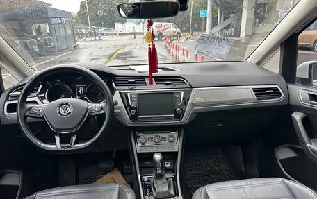 Volkswagen Touran III, 2020 год, 1 560 004 рублей, 7 фотография