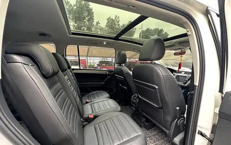 Volkswagen Touran III, 2020 год, 1 560 004 рублей, 14 фотография