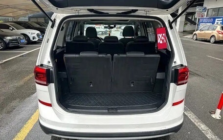 Volkswagen Touran III, 2020 год, 1 560 004 рублей, 6 фотография