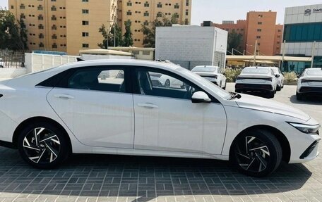 Hyundai Elantra, 2025 год, 2 100 000 рублей, 9 фотография