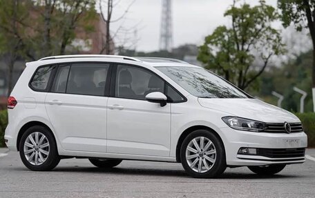 Volkswagen Touran III, 2021 год, 1 570 008 рублей, 3 фотография