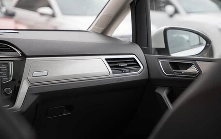 Volkswagen Touran III, 2021 год, 1 570 008 рублей, 11 фотография